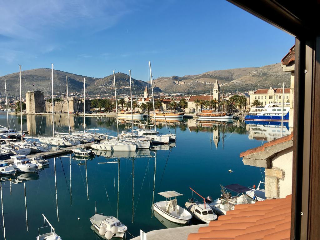 Apartments Feral Trogir Exteriör bild